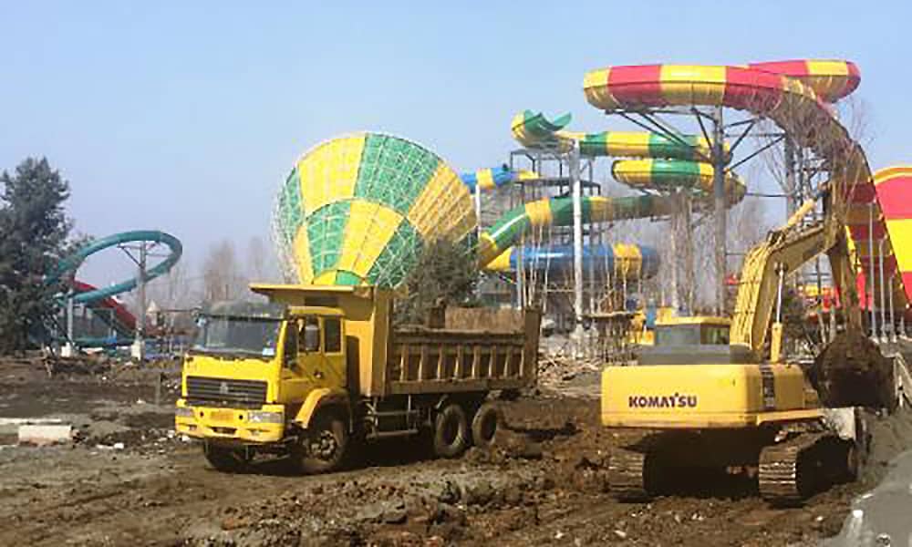 哈尔滨美丽岛大喇叭滑道安装现场 哈尔滨美丽岛大喇叭滑道安装现场