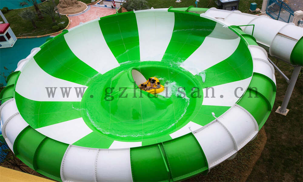 新一代水上游乐设备盛宴，畅享刺激与欢乐